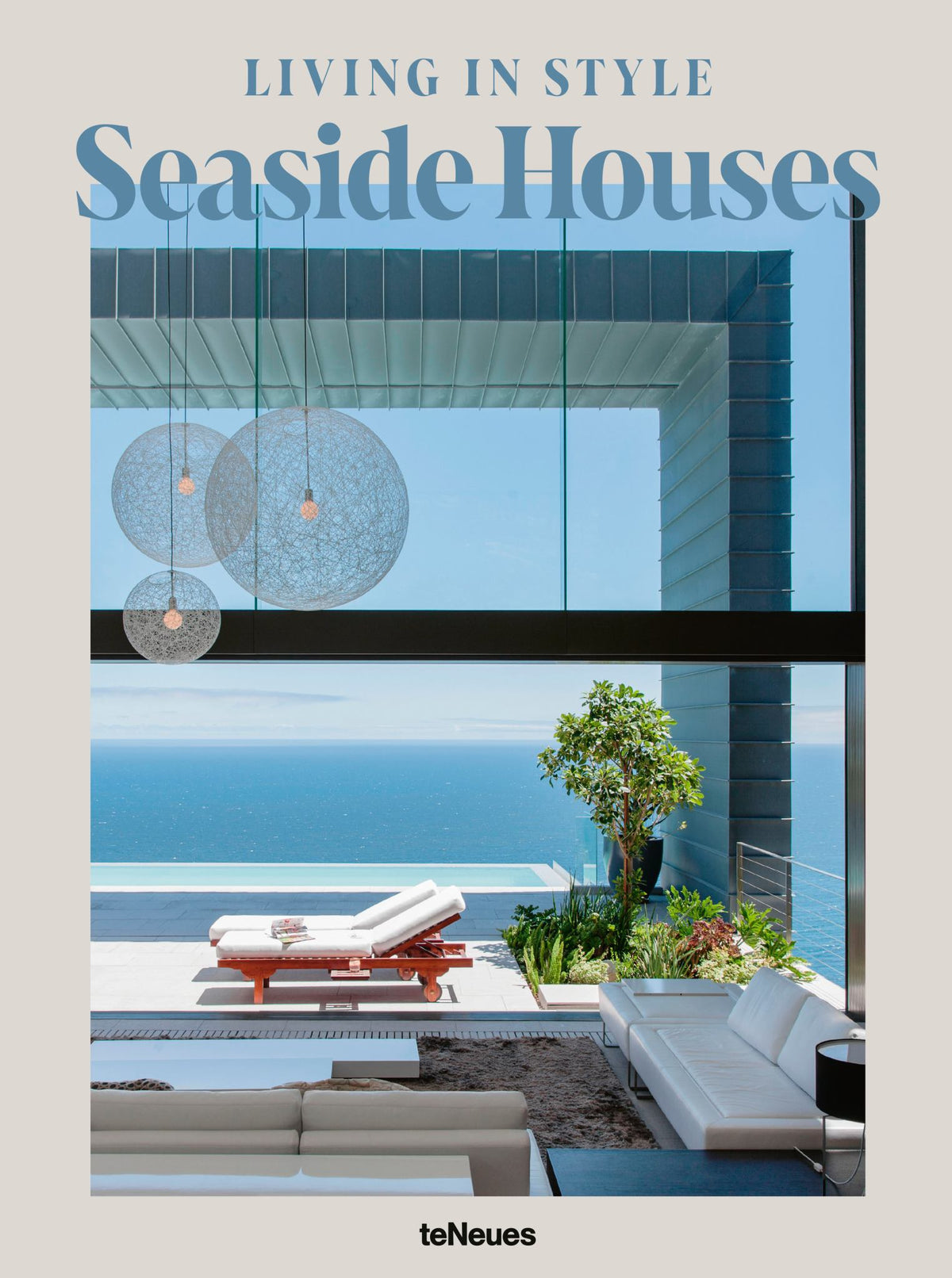 Living in Style Seaside Houses Cover Image